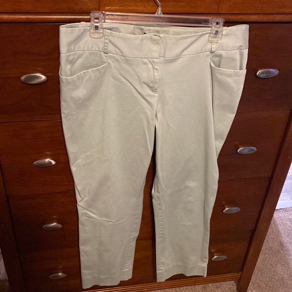 Add a pop of color to your wardrobe with these amazing pants 🌸 bundle and save - Picture 1 of 8